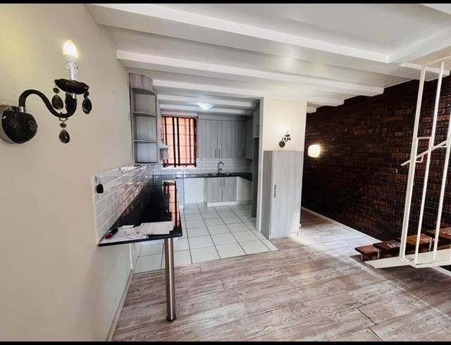 2 BEDROOM TOWNHOUSE FOR SALE IN THE HILL